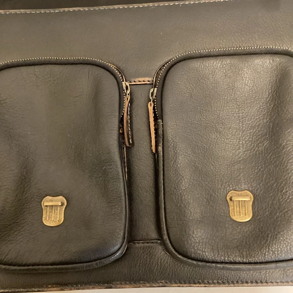 Wilson’s Leather Dark Brown Messenger Bag Laptop Vintage Briefcase Distressed